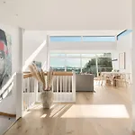 Prázdninový dům Seaview And Private Roof Terrace With Jacuzzi In Lofoten *