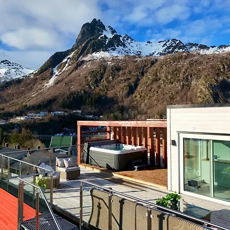 Seaview And Private Roof Terrace With Jacuzzi In Lofoten 度假居