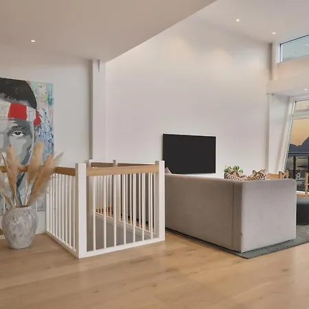 Ferienhaus Seaview And Private Roof Terrace With Jacuzzi In Lofoten Svolvær