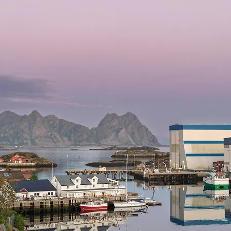 Seaview And Private Roof Terrace With Jacuzzi In Lofoten