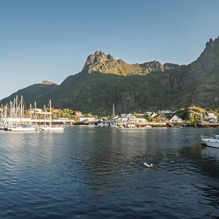 Seaview And Private Roof Terrace With Jacuzzi In Lofoten Ferienhaus