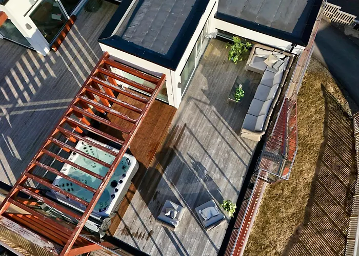 Seaview And Private Roof Terrace With Jacuzzi In Lofoten *