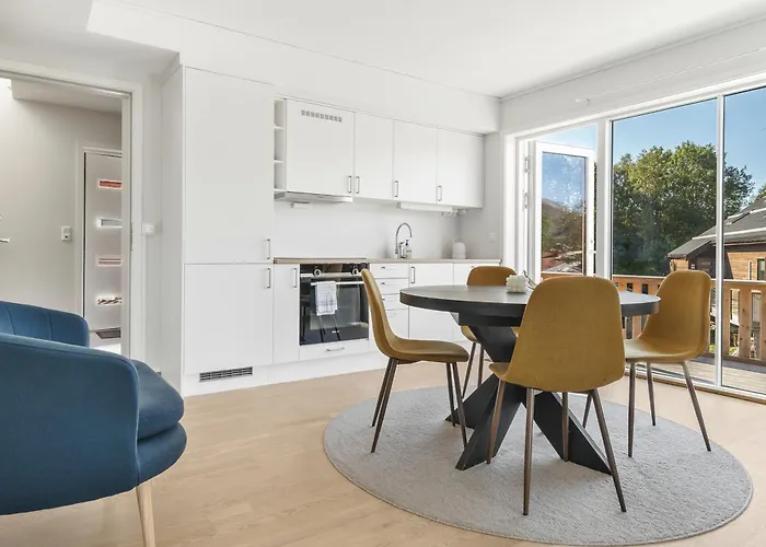 Seaview And Private Roof Terrace With Jacuzzi In Lofoten Feriehus Svolvær