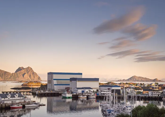 Feriehus Seaview And Private Roof Terrace With Jacuzzi In Lofoten *