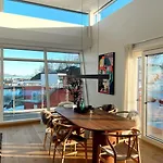 Seaview And Private Roof Terrace With Jacuzzi In Lofoten Holiday home
