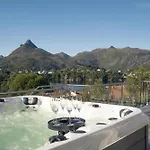 Seaview And Private Roof Terrace With Jacuzzi In Lofoten *