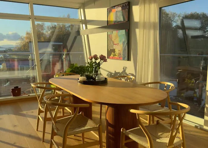 Seaview And Private Roof Terrace With Jacuzzi In Lofoten Ferienhaus