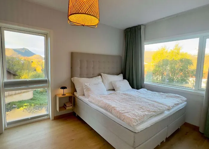 Seaview And Private Roof Terrace With Jacuzzi In Lofoten Ferienhaus Svolvær