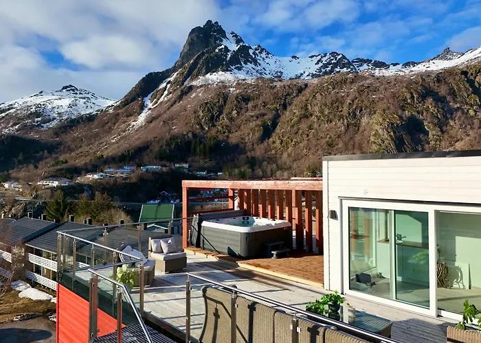 Seaview And Private Roof Terrace With Jacuzzi In Lofoten Ferienhaus
