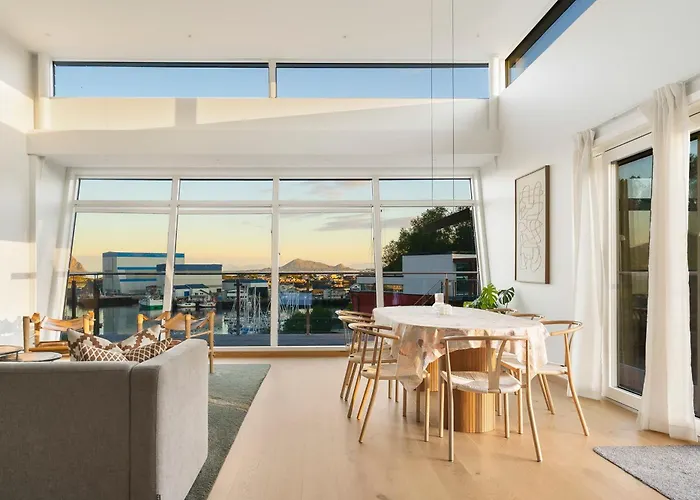 Seaview And Private Roof Terrace With Jacuzzi In Lofoten
