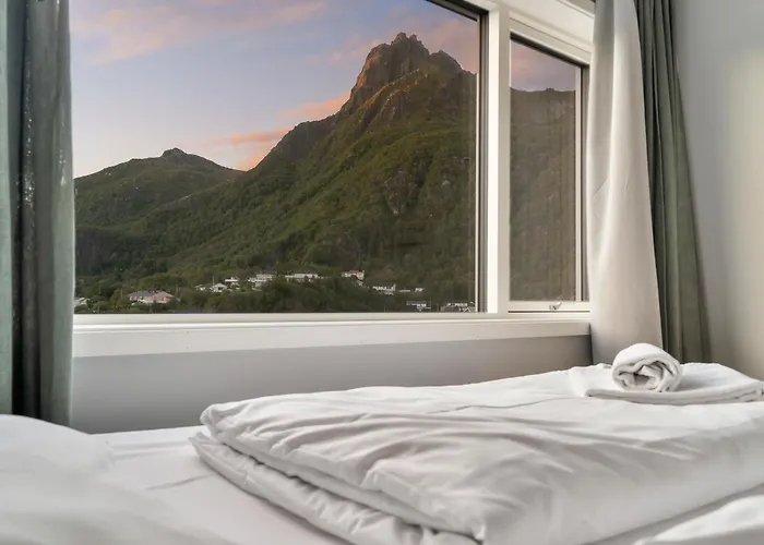 Ferienhaus Seaview And Private Roof Terrace With Jacuzzi In Lofoten Svolvær