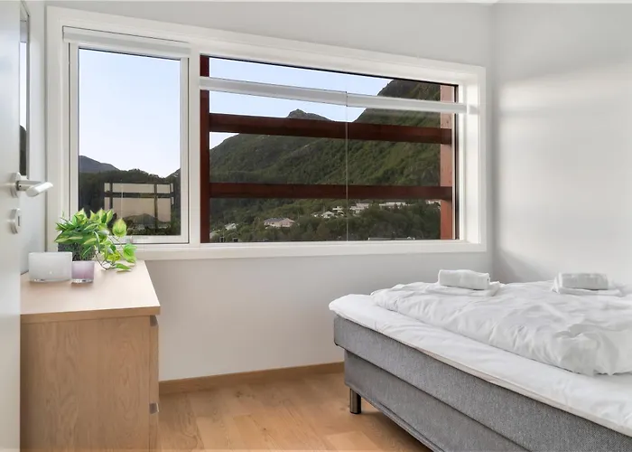 Seaview And Private Roof Terrace With Jacuzzi In Lofoten Svolvær