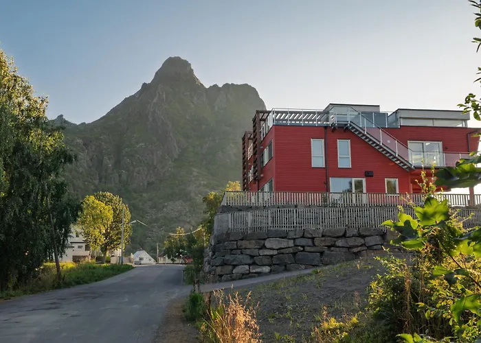Ferienhaus Seaview And Private Roof Terrace With Jacuzzi In Lofoten Svolvær