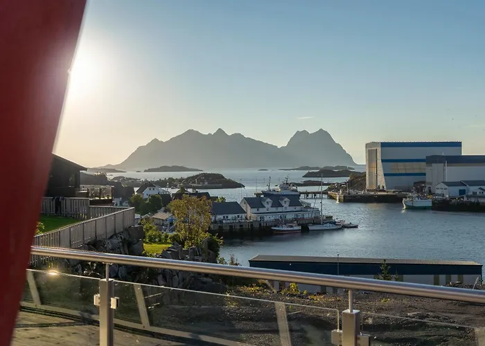 Seaview And Private Roof Terrace With Jacuzzi In Lofoten Ferienhaus